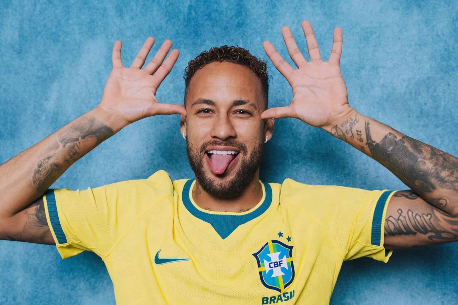 Neymar Jr back in team training and will be available for the game against Scotland